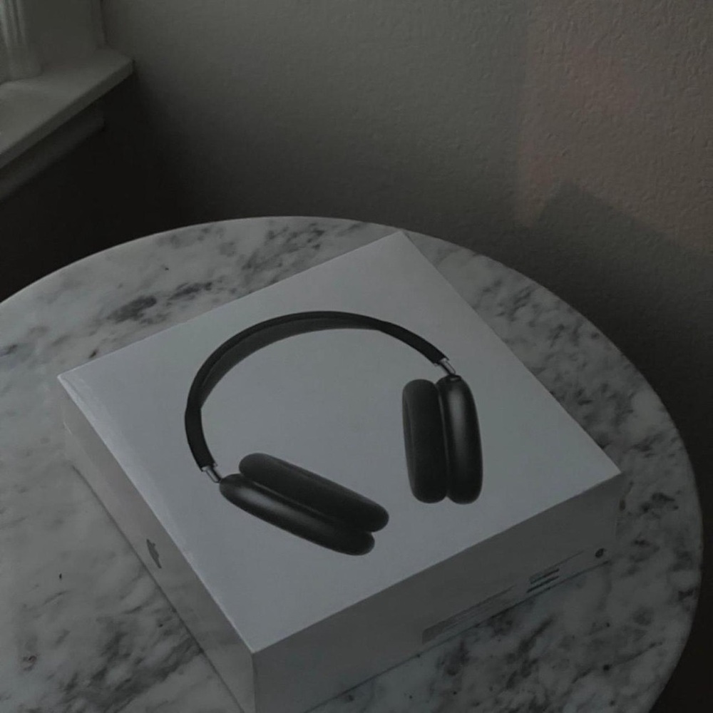 Apple Black Over-Ear Headphones with Minimalist Design